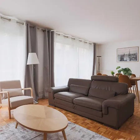 Apartment Cozy 2br With Balcony-4 Guests-15th