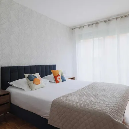 Apartment Cozy 2br With Balcony-4 Guests-15th *